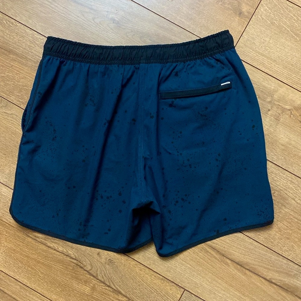 Vuori Banks Short 5" Athletic Shorts - Picture 5 of 7